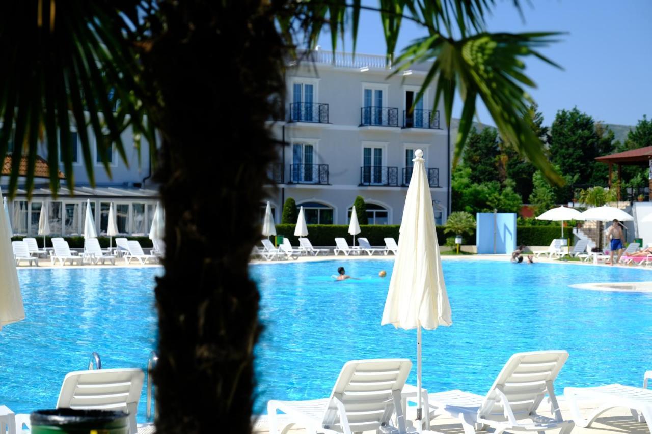 Bushat Gardenland Resort מראה חיצוני תמונה